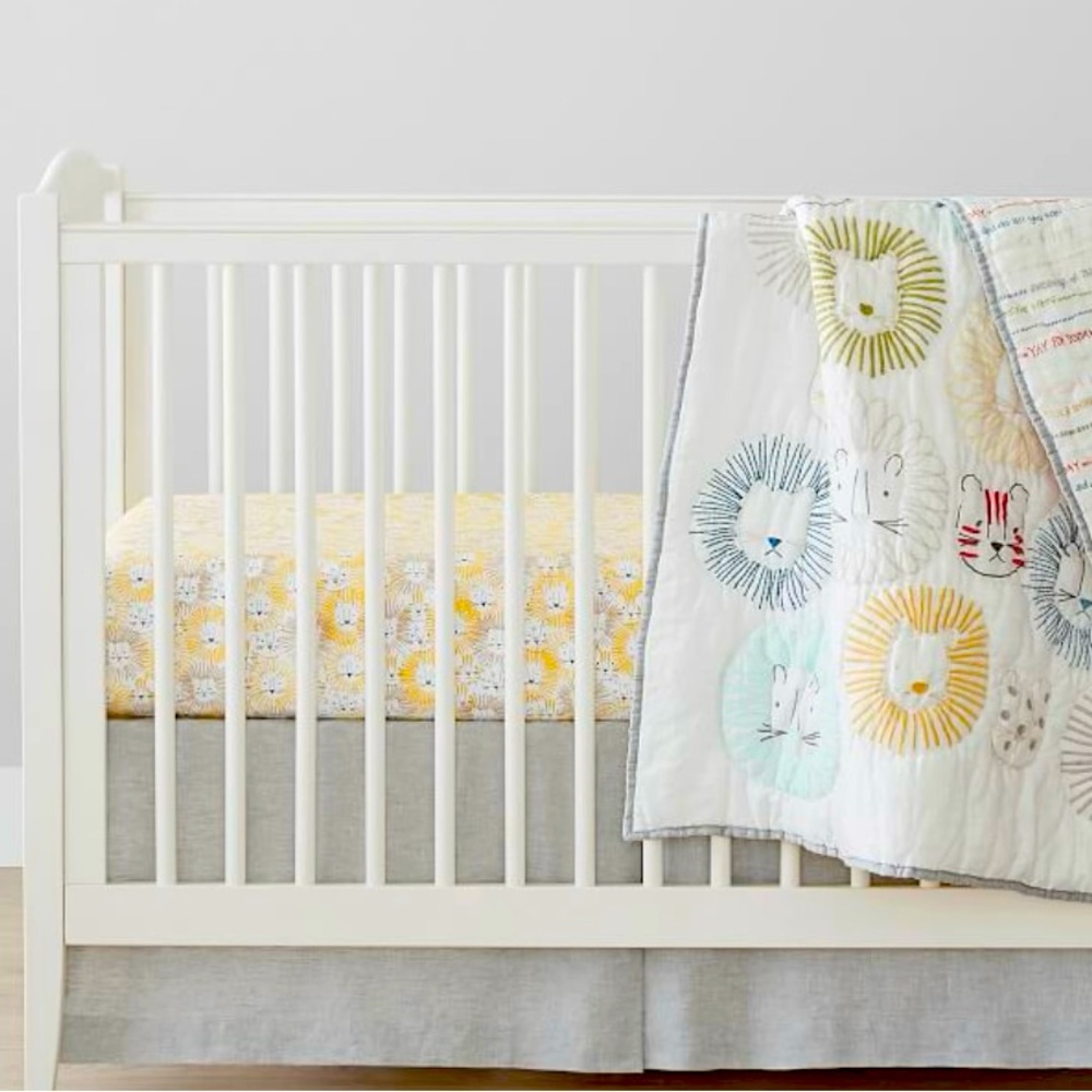 Potterybarn kids Emery Lion Organic Crib set